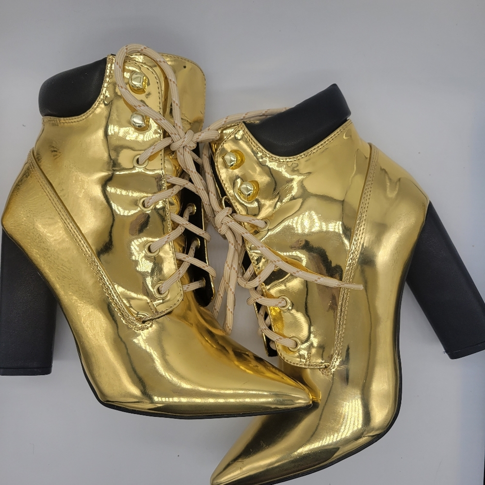 GOLD SHINY METALLIC BOOTIES SIZE 8